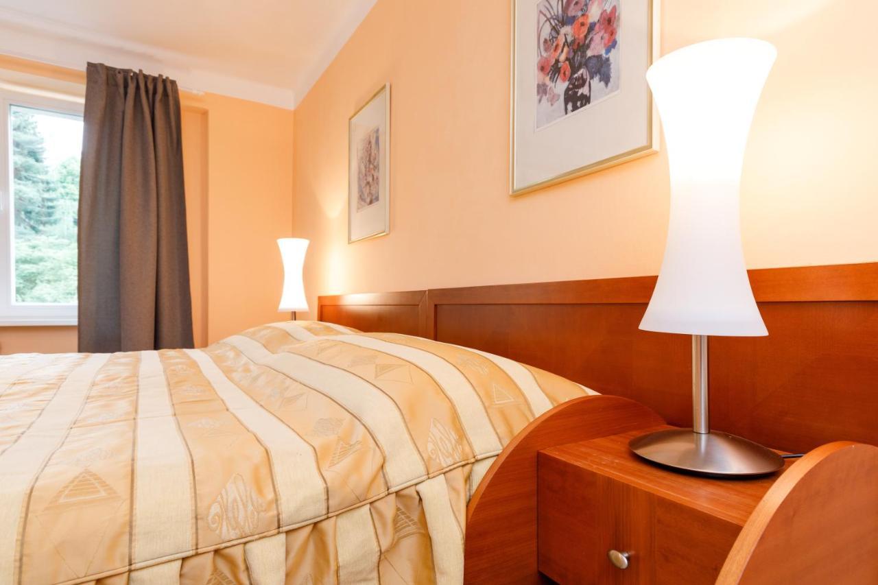 Apartments Tgm 11 Karlovy Vary Esterno foto