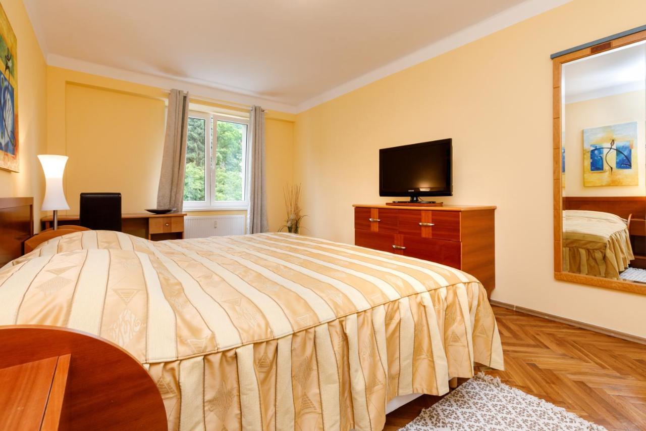Apartments Tgm 11 Karlovy Vary Esterno foto