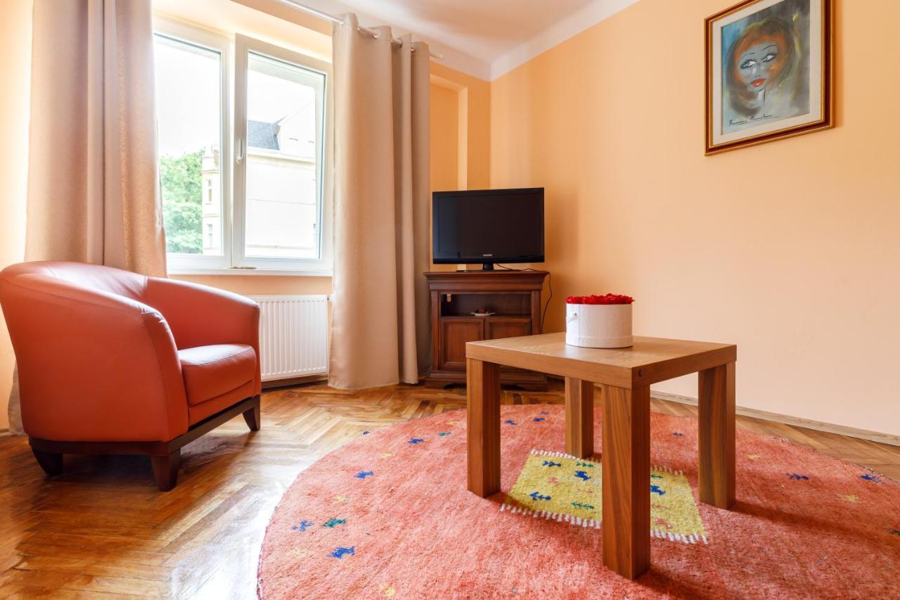 Apartments Tgm 11 Karlovy Vary Esterno foto