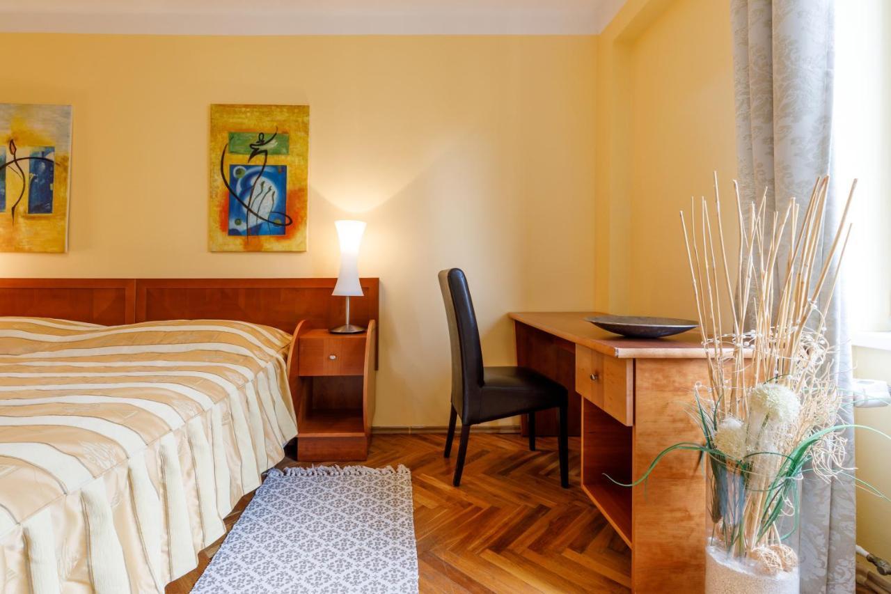 Apartments Tgm 11 Karlovy Vary Esterno foto