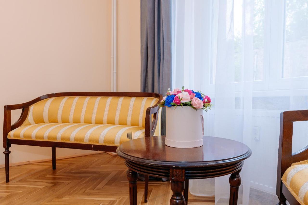 Apartments Tgm 11 Karlovy Vary Esterno foto