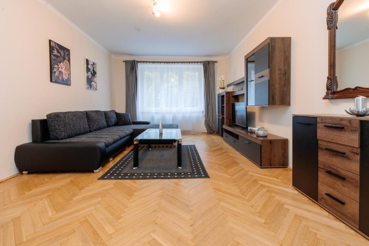 Apartments Tgm 11 Karlovy Vary Esterno foto