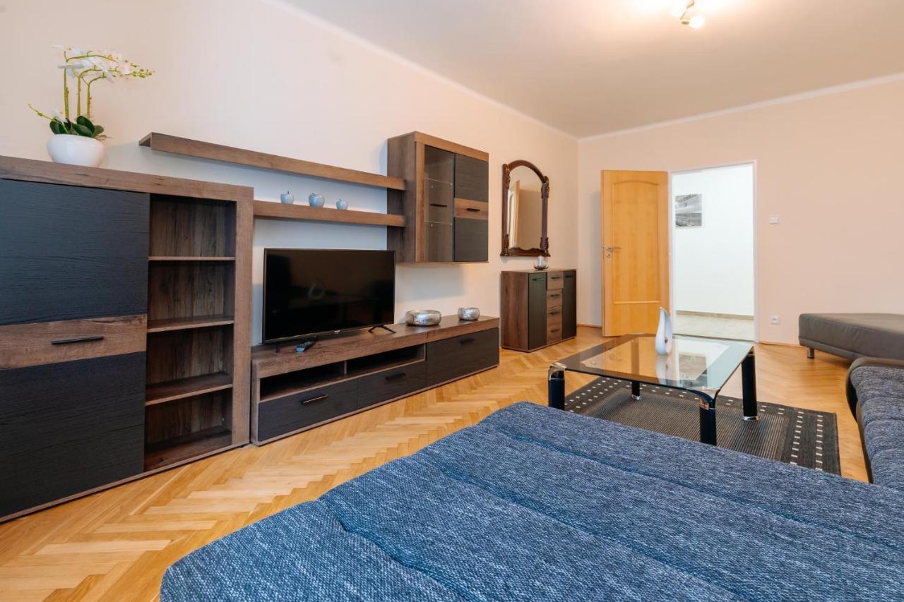 Apartments Tgm 11 Karlovy Vary Esterno foto
