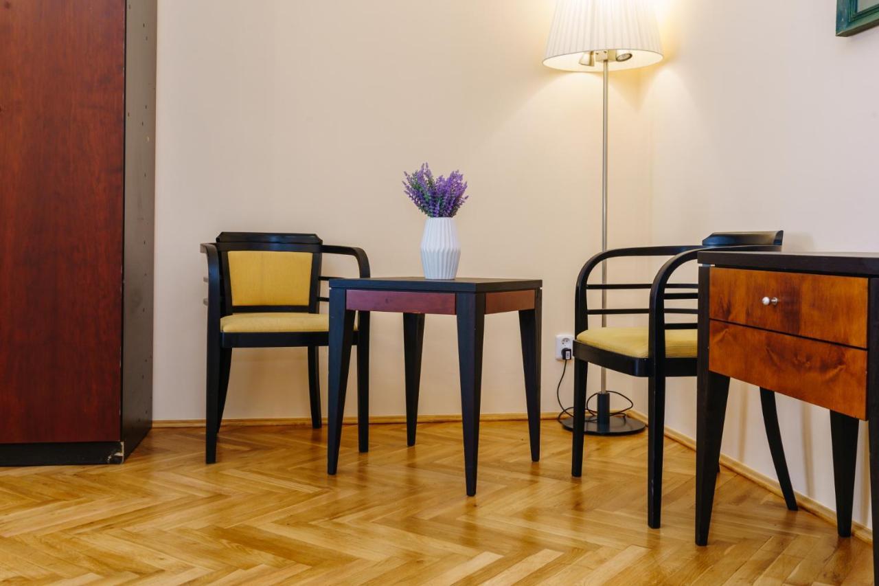 Apartments Tgm 11 Karlovy Vary Esterno foto