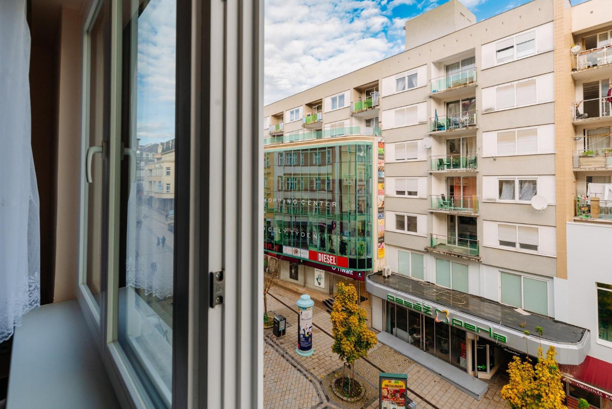 Apartments Tgm 11 Karlovy Vary Esterno foto