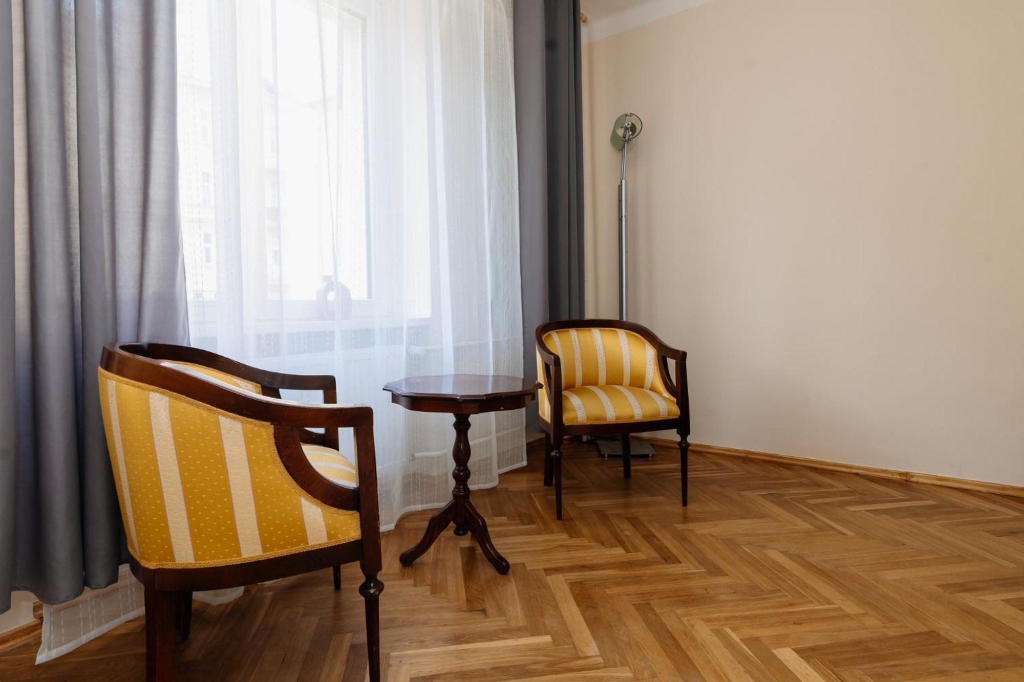 Apartments Tgm 11 Karlovy Vary Esterno foto